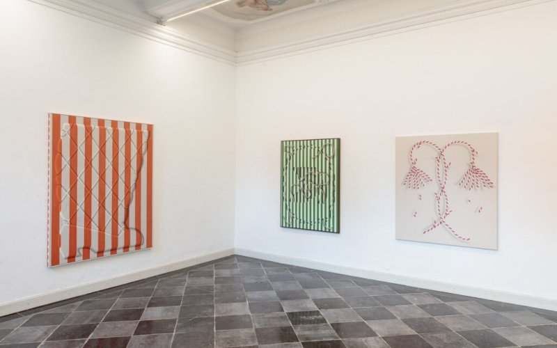 Very Contemporary, Home