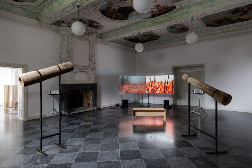 Very Contemporary, Home